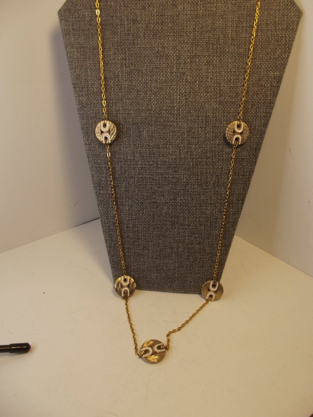 Vintage Fashion Necklace Gold Tone